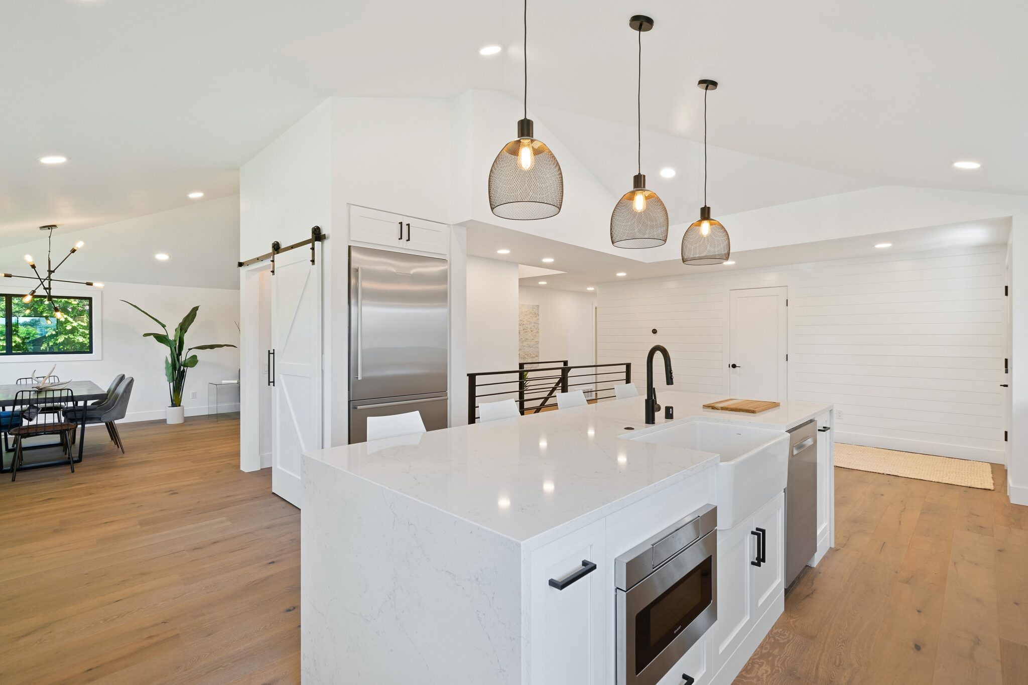 How to Design the Perfect Kitchen for Entertaining Shaw Stone Ltd.
