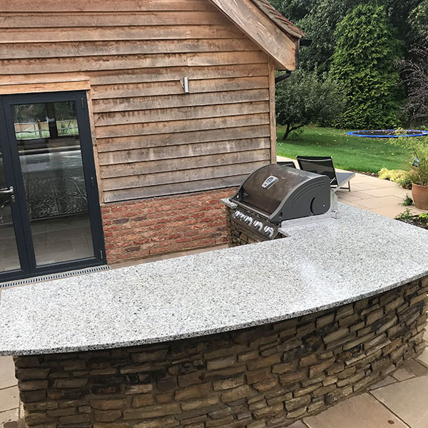 Designing the Ultimate Outdoor Kitchen in Hampshire: Tips and Trends
